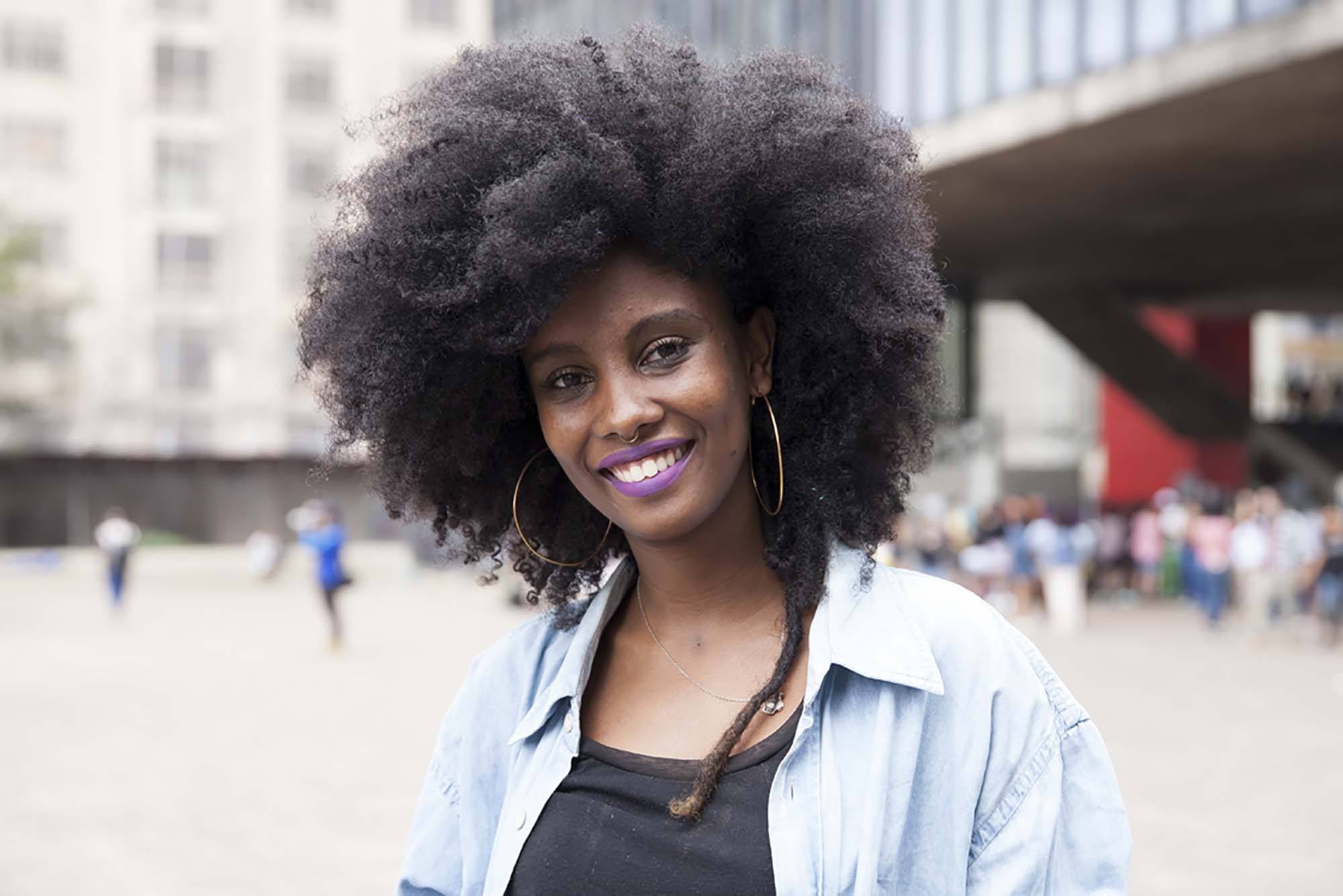 natuurlijk haar zwart haar afro