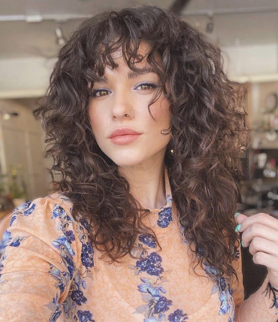 wolf cut hair female long curly