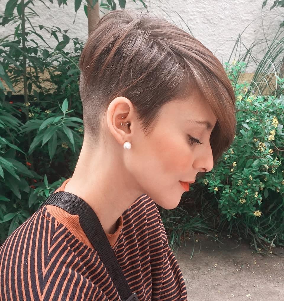 24 Ladies Short Haircut Shaved Nape