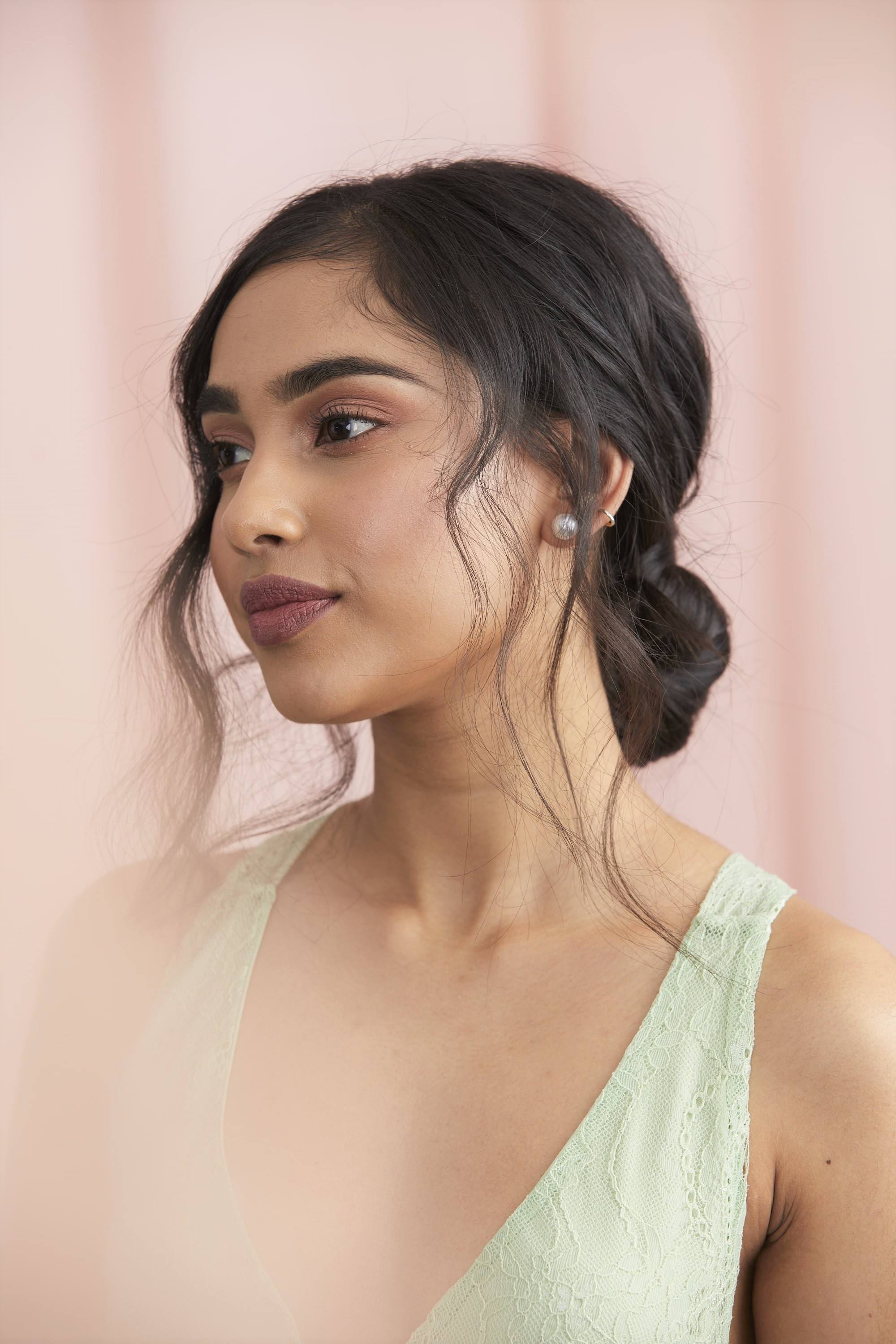 36 Chic Wedding Guest Hairstyles for ...